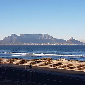 Blouberg Luxury Beachfront Bloubergstrand